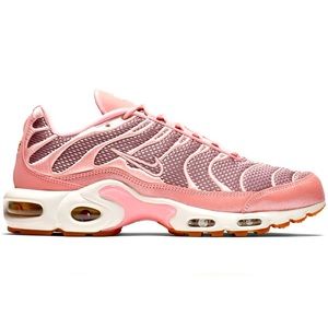 Nike Women’s Air Max Plus Goddess Night Out Pack Sheen Snekaers | Pink |